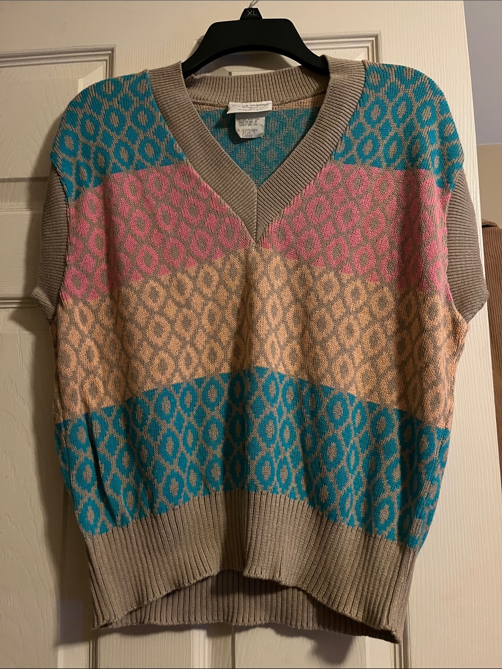 Sleeveless V-Neck Knit Vest in Teal, Pink & Cream